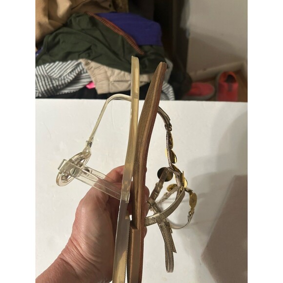 Lilly Pulitzer Gold Leather Sandal shell engraved medallions W 6 EUC ankle strap - Picture 8 of 9